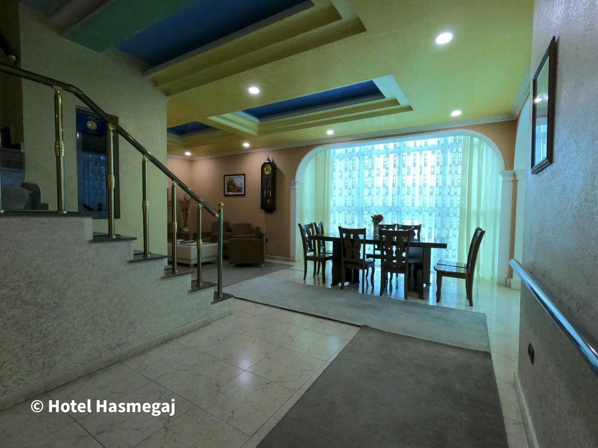 Hotel Hasmegaj Mahall' e Kryethuit Buitenkant foto