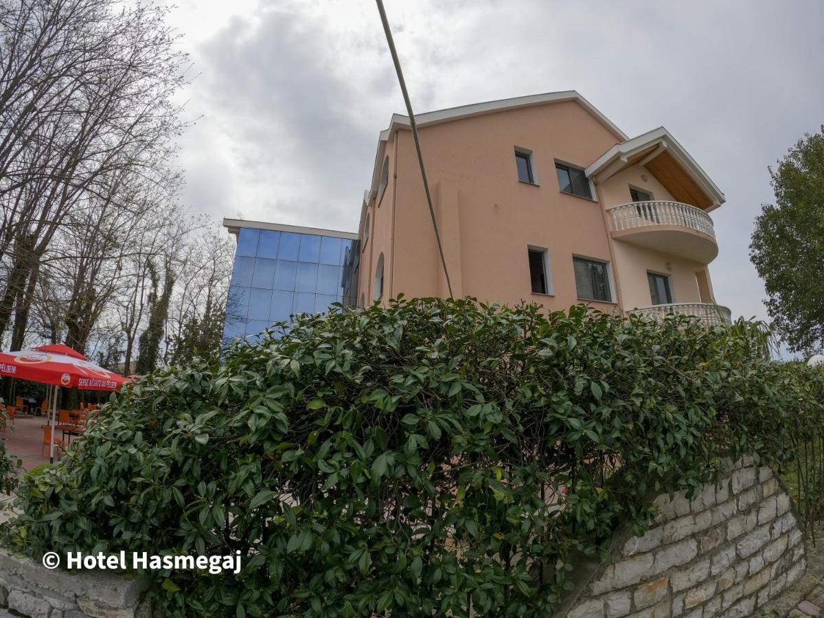 Hotel Hasmegaj Mahall' e Kryethuit Buitenkant foto