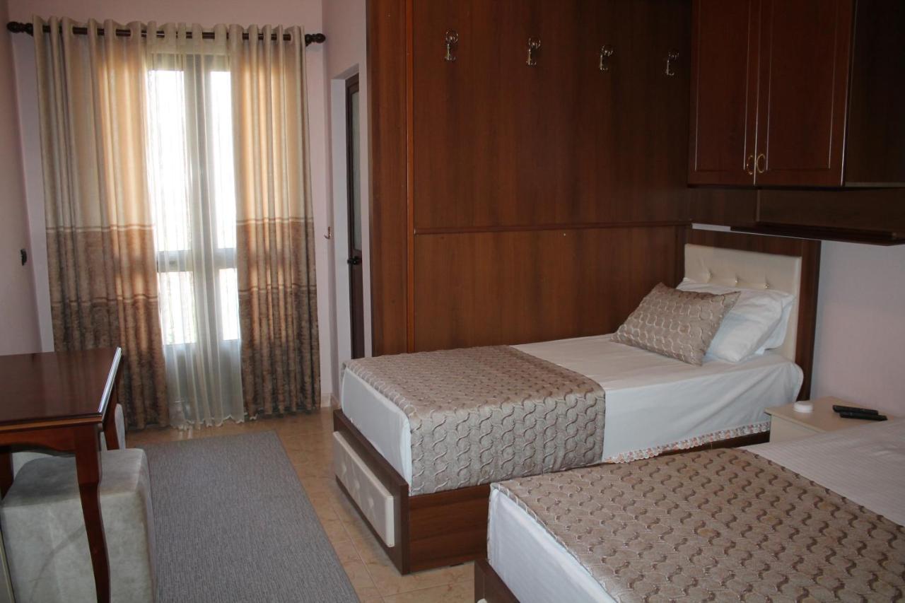 Hotel Hasmegaj Mahall' e Kryethuit Buitenkant foto