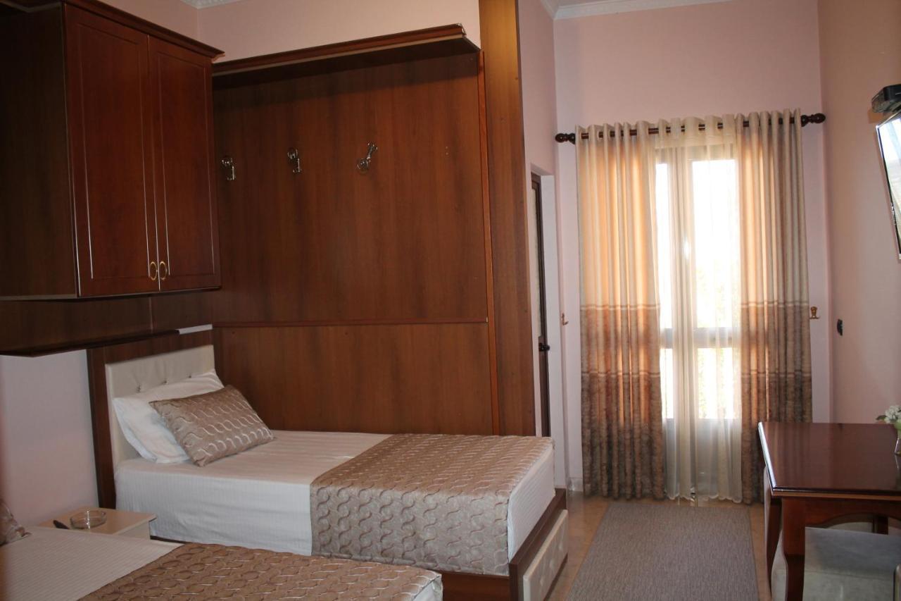 Hotel Hasmegaj Mahall' e Kryethuit Buitenkant foto