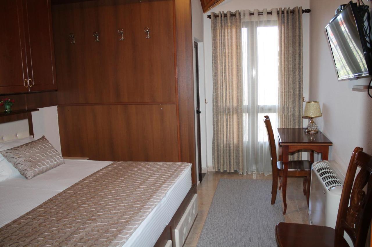 Hotel Hasmegaj Mahall' e Kryethuit Buitenkant foto