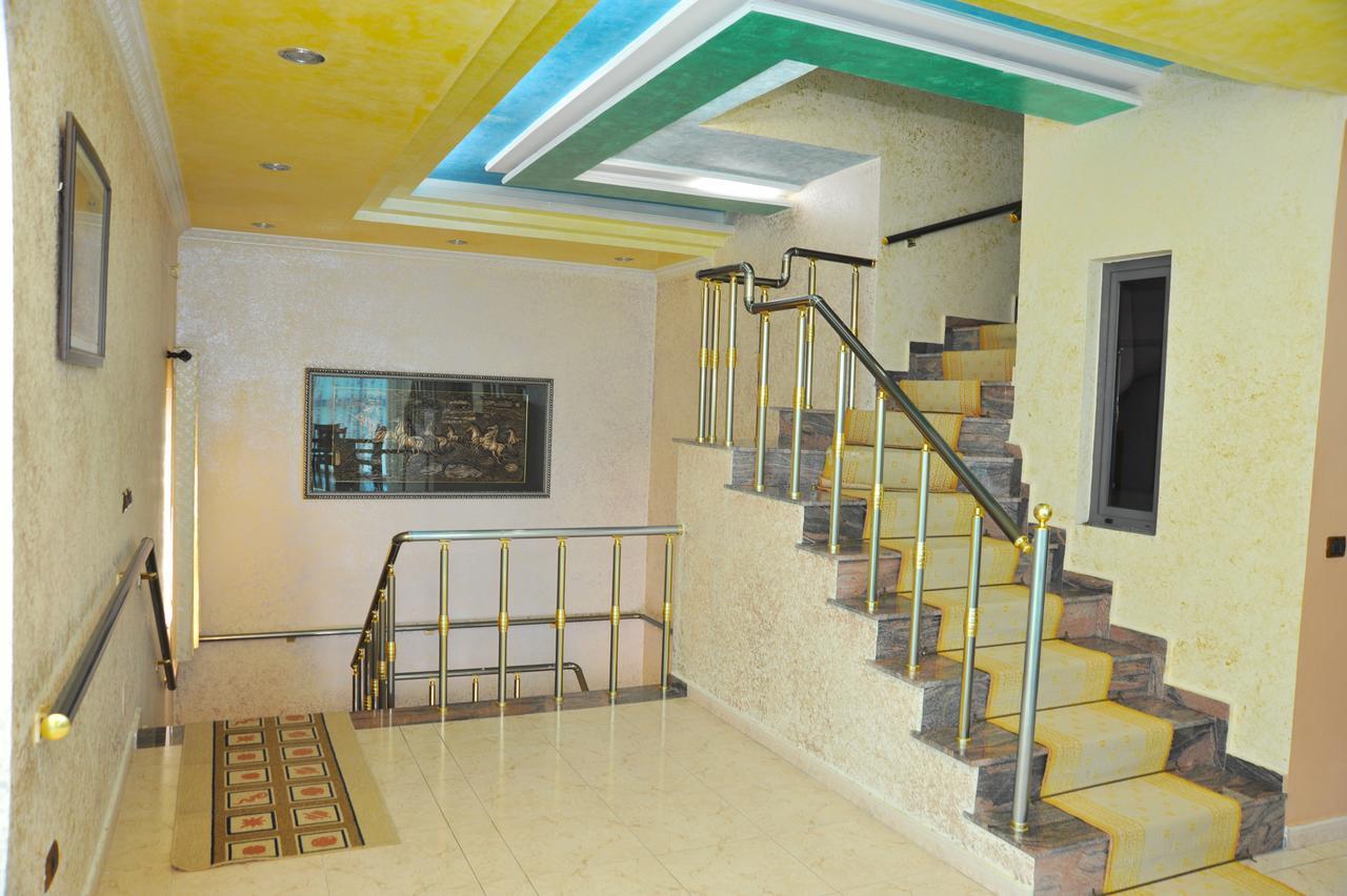Hotel Hasmegaj Mahall' e Kryethuit Buitenkant foto